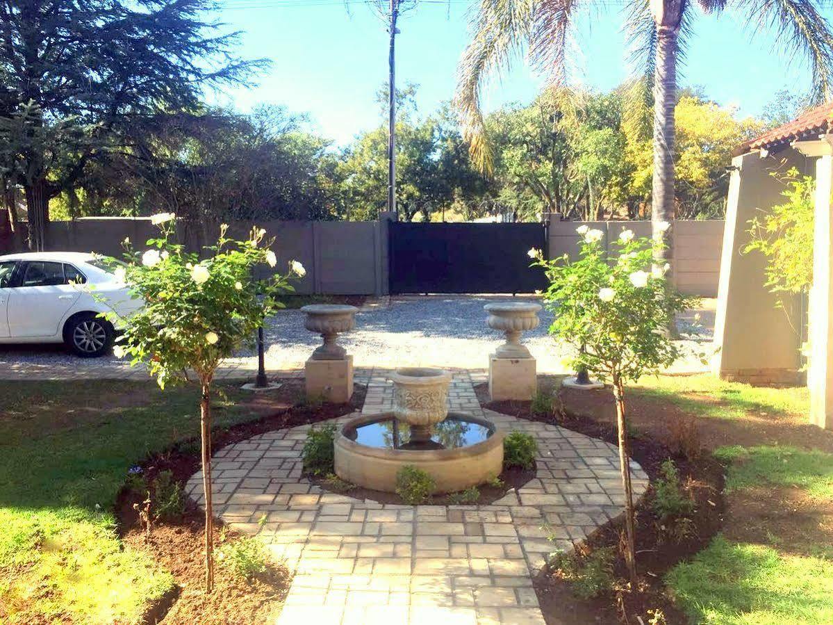 Nouveau Studios Pretoria-Noord Exteriör bild