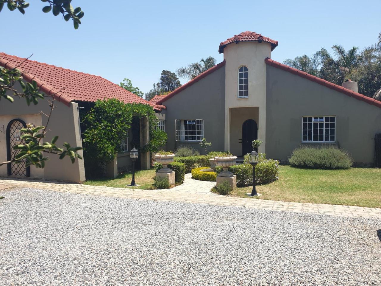 Nouveau Studios Pretoria-Noord Exteriör bild